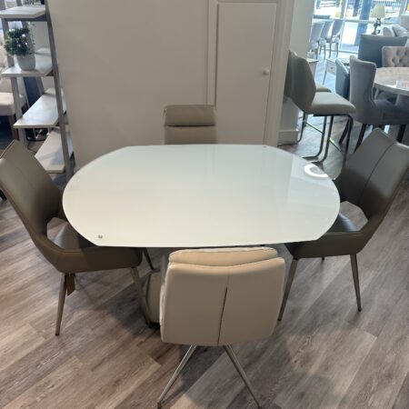 Olivia dining table